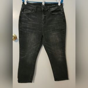 Judy Blue skinny fit Capri in Black